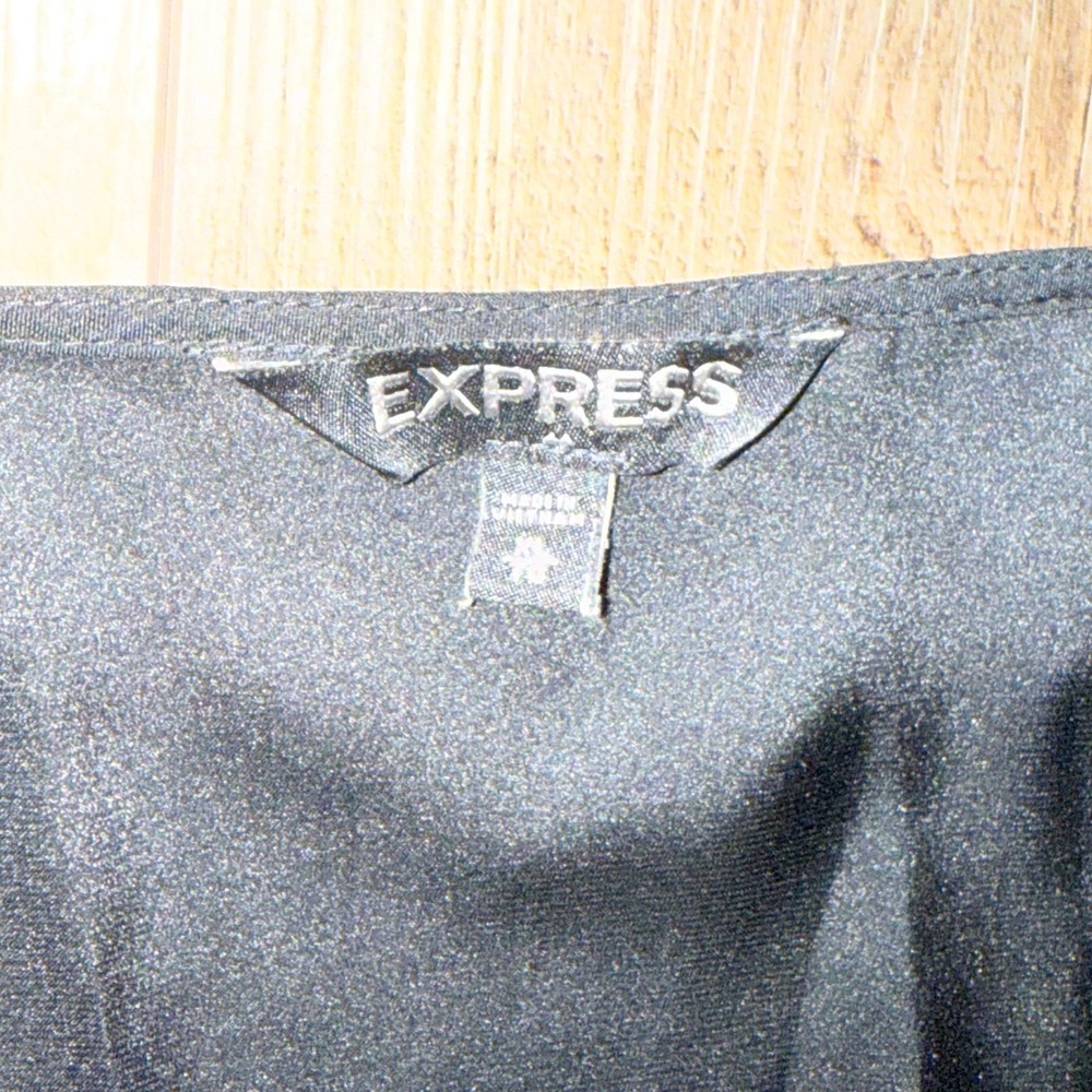 Express Womens Black Satin Trim Quarter Zip Short Sleeve Blouse Top XS - Picture 3 of 4